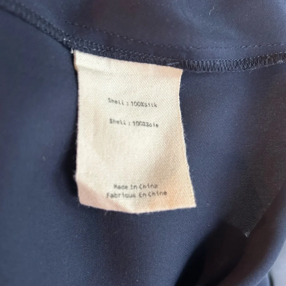 L’Agence Bianca Band Collar Silk Blouse in Navy Blue.   Women’s Small - Picture 7 of 8